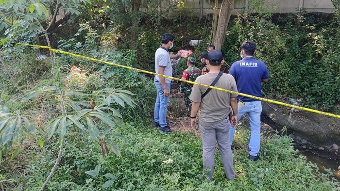 Sesosok Pria Ditemukan Tewas Tanpa Busana di Sungai Pasuruan