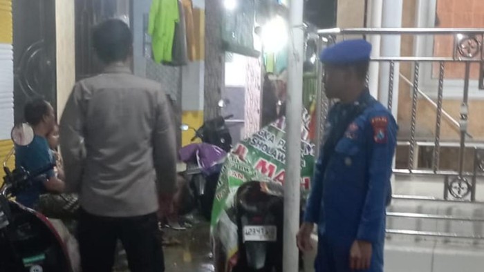 Nelayan Pasuruan Terjatuh ke Laut Usai Perahu Diterjang Gelombang