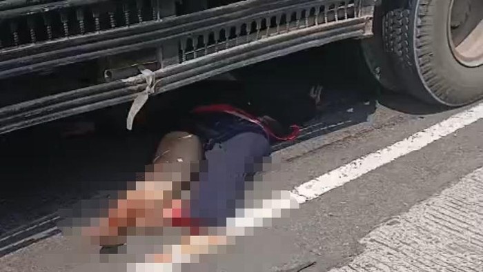 Nekat Salip Truk dari Kiri, Pemotor Perempuan di Gempol Alami Patah Kaki