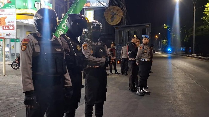 Polisi Bubarkan Balap Liar di Kota Pasuruan, Pemuda Berlarian Hindari Razia